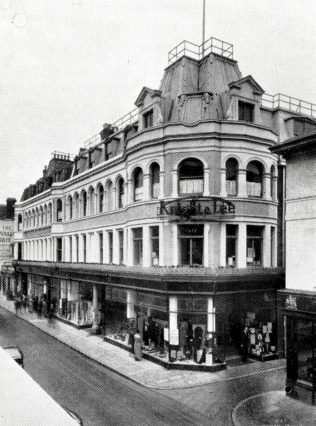 A photo of the frontage of Knight and Lee in 1936