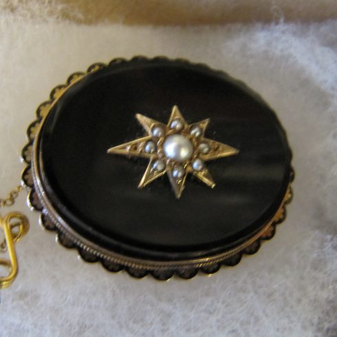 Mourning brooch for Robert Sayle's oldest son.