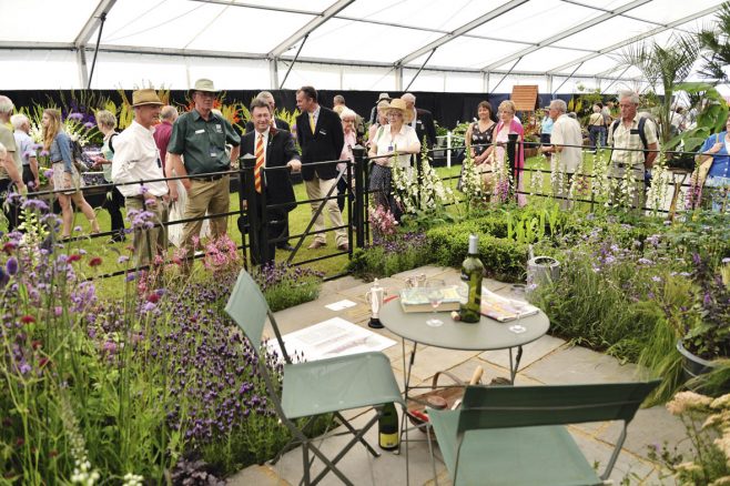 Show President Alan Titchmarsh admires the Longstock garden | Connections