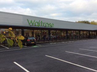 The front of the branch at right angles to Botley Road | Store Planning Photo Library