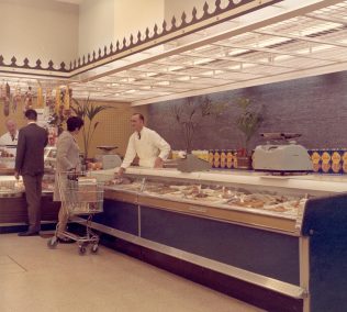 Wet Fish counter with a wall of water, Brighton 1966 Wet Fish counter with a wall of water, Brighton 1966 | John Lewis Partnership Archive collection A/2855/iii