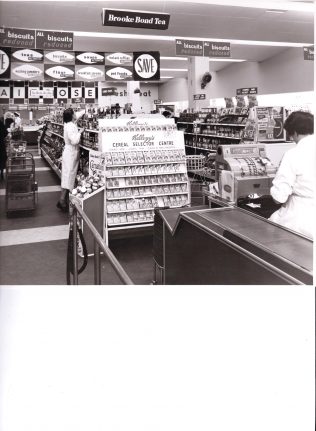 Chiswick checkouts 1960 Chiswick checkouts 1960 | John Lewis Partnership archives